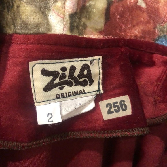 Zila Burgundy Red Riding Hood Hooded Fleece Embroidered Sweater Jacket M US 8 - Picture 3 of 6